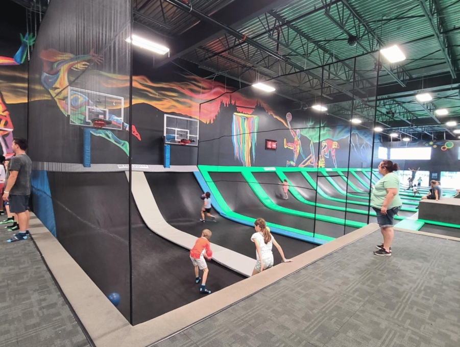 iSaute Québec - Basket-ball sur trampoline