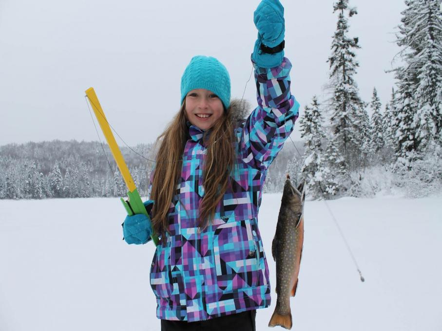 Réserve faunique de Portneuf - Jeune fille à la pêche blanche