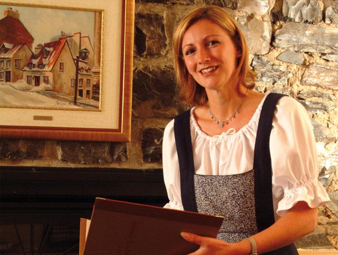 Aux Anciens Canadiens - serveuse