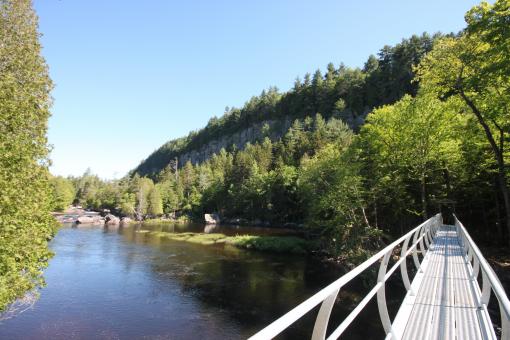 Parc naturel régional de Portneuf - falaise Lac long