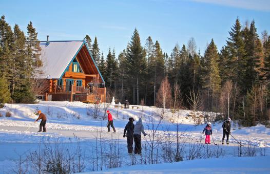 Au Chalet en Bois Rond - Patinoire