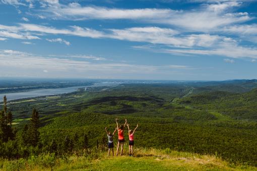 Mont-Sainte-Anne - Famille au sommet