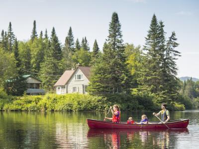 Parc national de la Jacques-Cartier - Sépaq - Canot en eaux calmes en famille