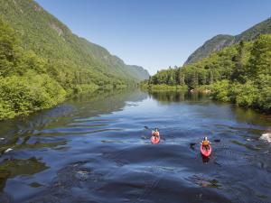 Parc national de la Jacques-Cartier - Sépaq - En kayak sur la Jacques-Cartier