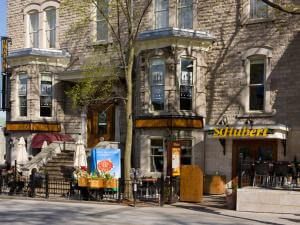 Rôtisserie St-Hubert - façade