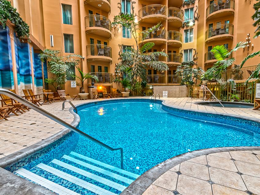 Hôtel Palace Royal - indoor pool